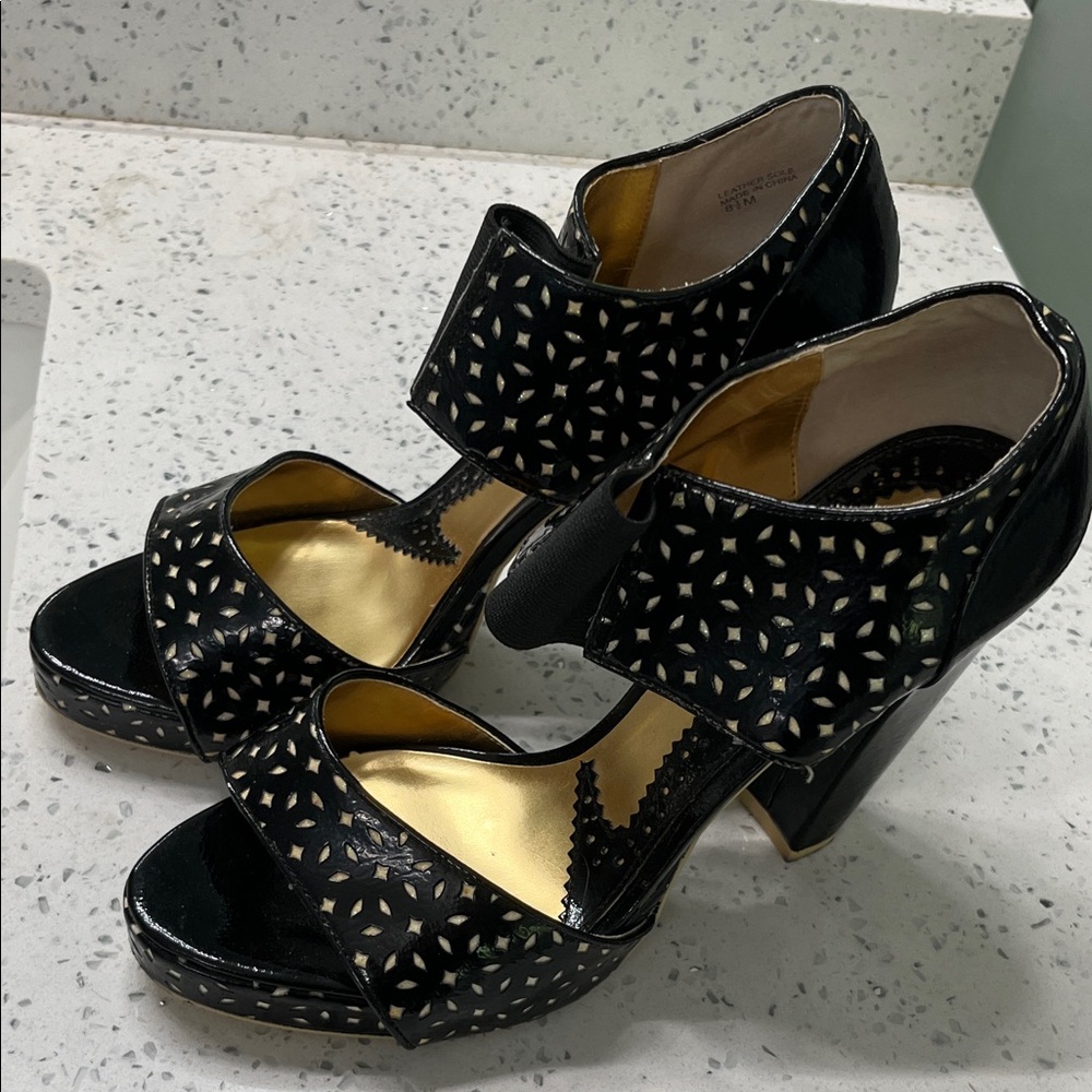 EUC~ 100% Genuine Leather Chic Black Cutout Pull-On Heels